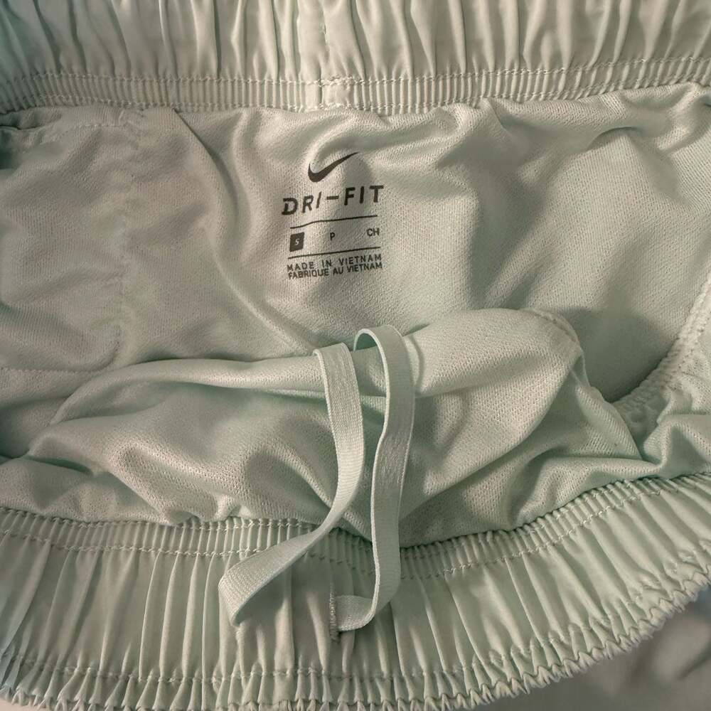 Nike Women's Dri-FIT Tempo Lined Running Shorts Mint Green Size S - Picture 2 of 10